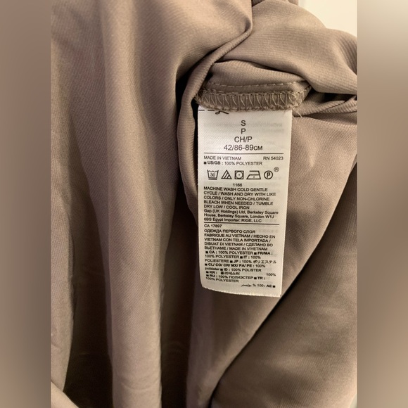 BANANA REPUBLIC • Dark Beige Blouse - Picture 9 of 9